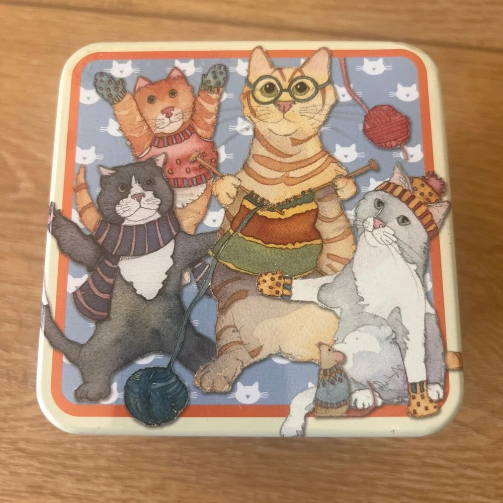 Vtg Emma Ball Kittens‎ Mittens Square Storage Tin Cat Knitting Collectible 4